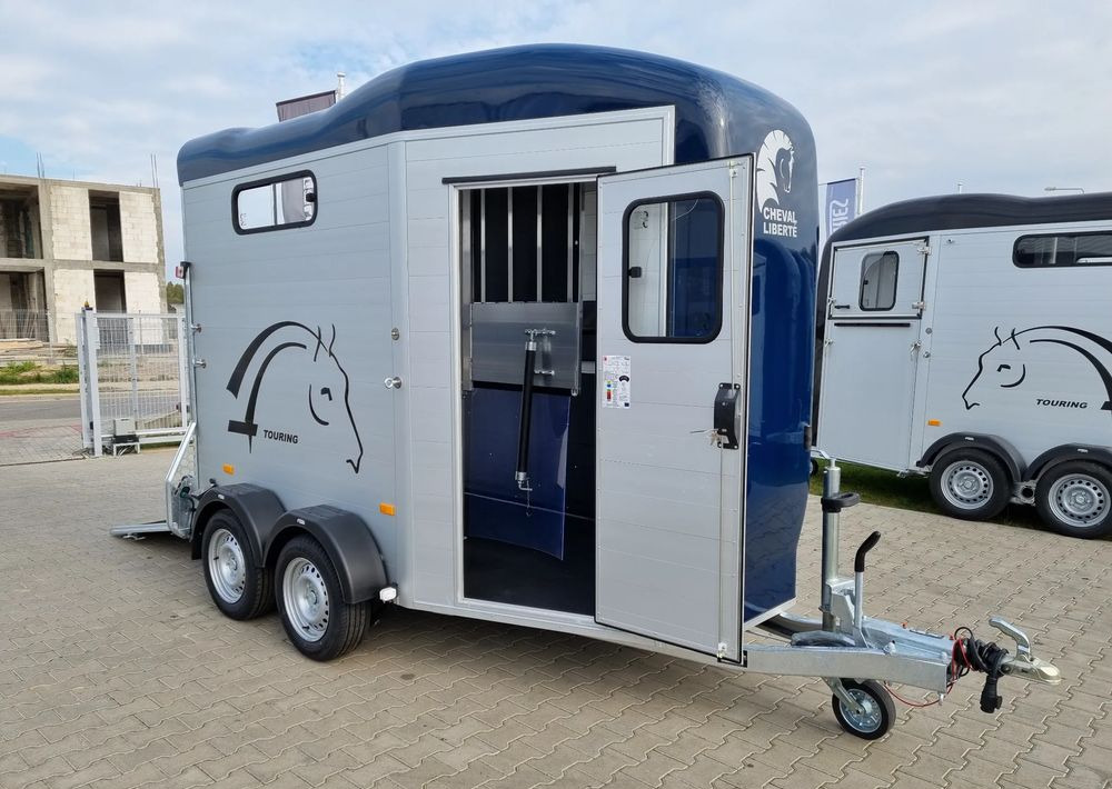 جديد عربة نقل خيل CHEVAL LIBERTÉ Touring Country + siodlarnia | przyczepa dla dwóch koni z rampą z przodu | 2000 kg DMC: صور 17