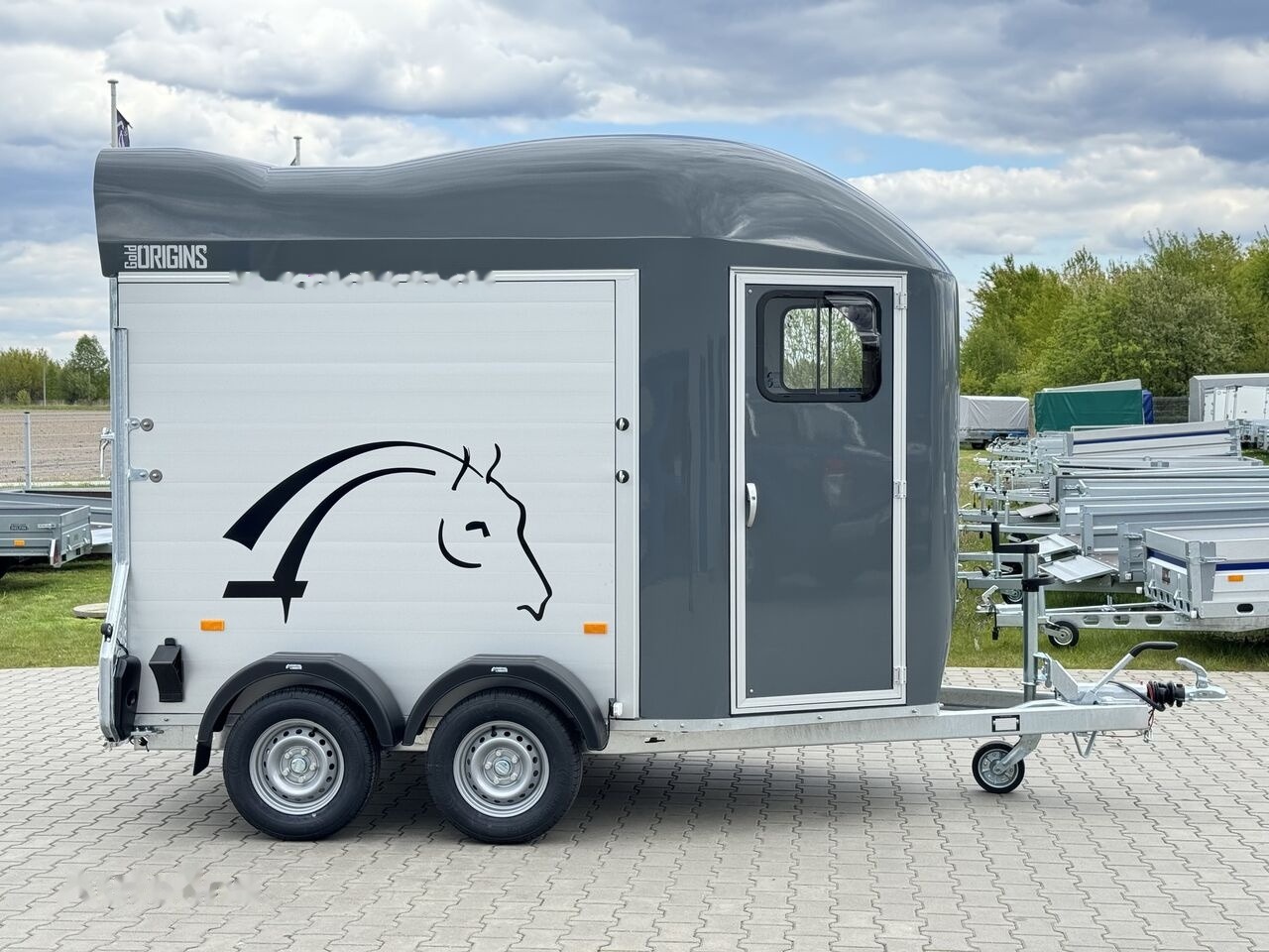 Cheval Liberté Gold Origins ALU przyczepa do przewozu 2 koni 2000kg + siodlarni - عربة نقل خيل: صور 2 Cheval Liberté Gold Origins ALU przyczepa do przewozu 2 koni 2000kg + siodlarni - عربة نقل خيل: صور 2
