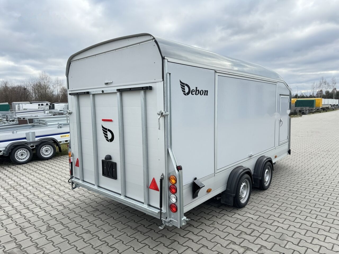 Debon C1000 van cargo 3500 kg closed car trailer 500x200cm 2x doors - شاحنة نقل سيارات مقطورة: صور 5 Debon C1000 van cargo 3500 kg closed car trailer 500x200cm 2x doors - شاحنة نقل سيارات مقطورة: صور 5
