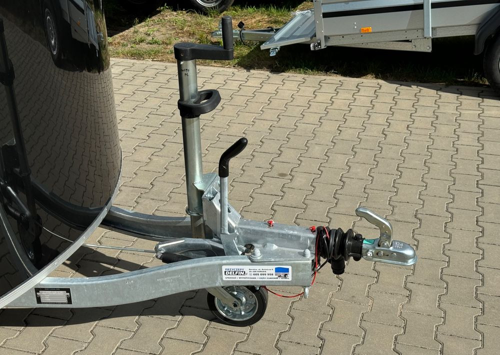 Debon C400 ALU + drzwi boczne | 315x164 cm | DMC 750 - 1300 kg - بصندوق مغلق مقطورة: صور 5 Debon C400 ALU + drzwi boczne | 315x164 cm | DMC 750 - 1300 kg - بصندوق مغلق مقطورة: صور 5