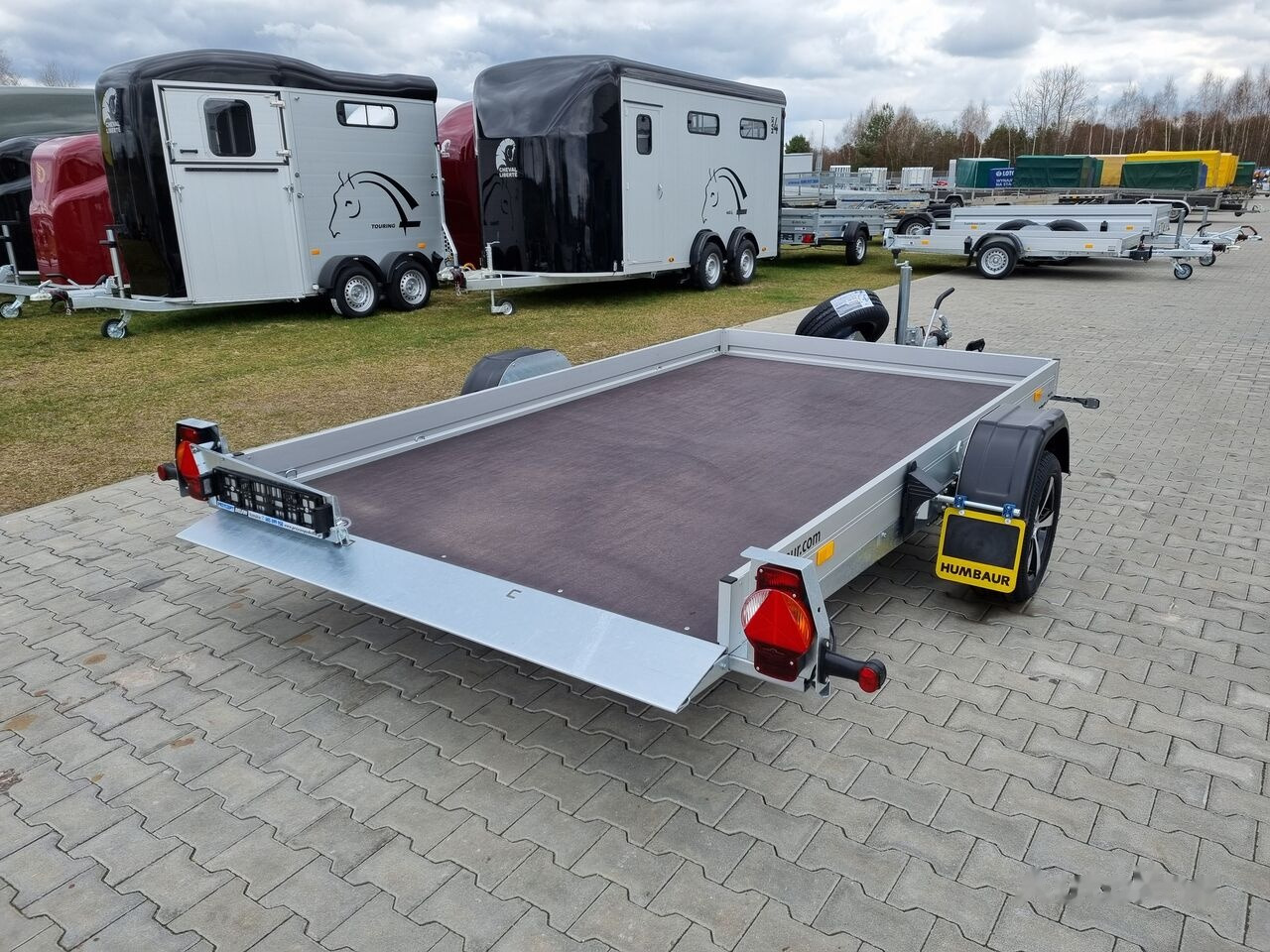 Humbaur HKT 183117 hydraulic hand pump - trailer for small cars - شاحنة نقل سيارات مقطورة: صور 4 Humbaur HKT 183117 hydraulic hand pump - trailer for small cars - شاحنة نقل سيارات مقطورة: صور 4