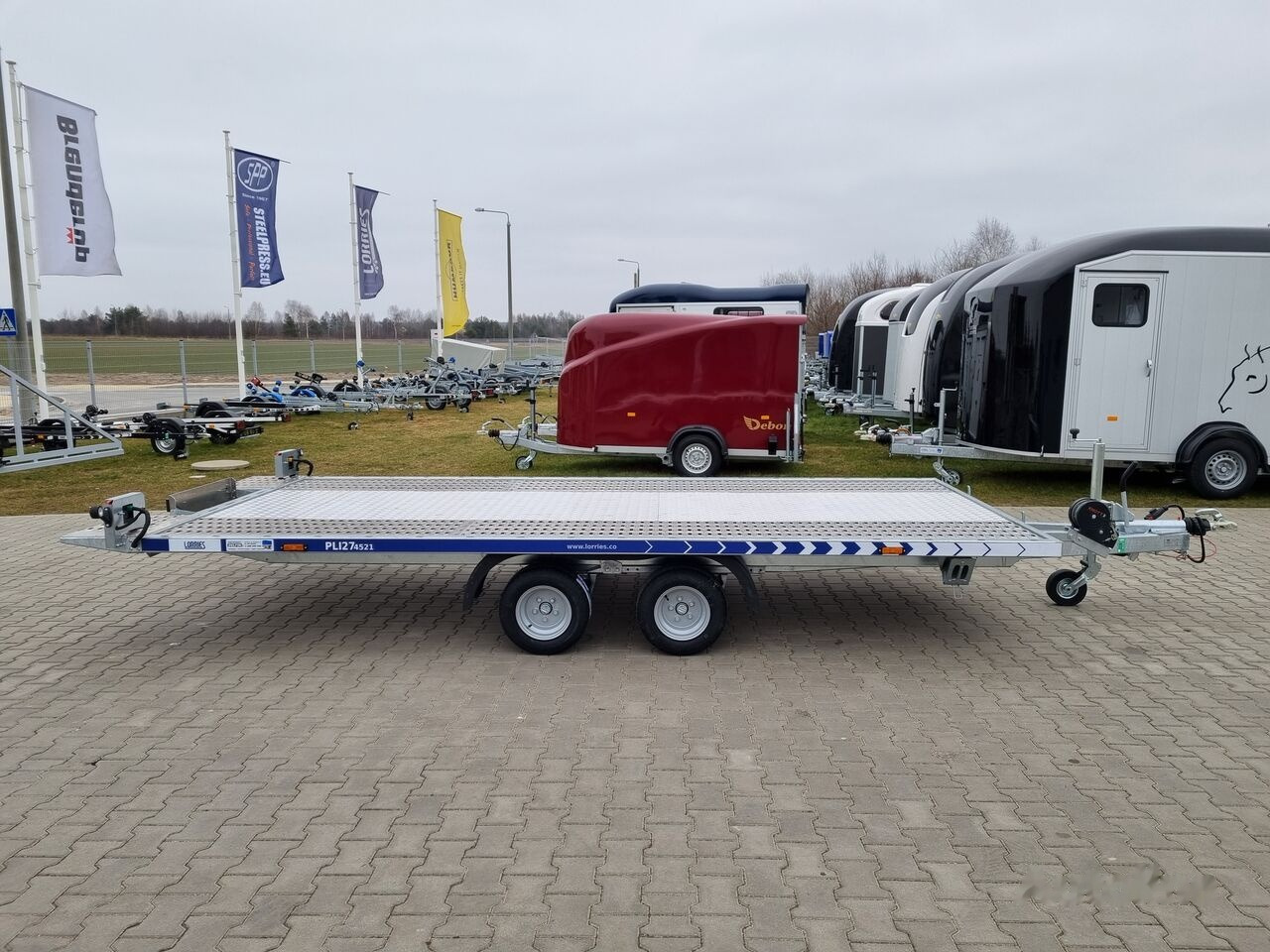 Lorries PLI-27 4521 car platform trailer 450x210 cm laweta - شاحنة نقل سيارات مقطورة: صور 3 Lorries PLI-27 4521 car platform trailer 450x210 cm laweta - شاحنة نقل سيارات مقطورة: صور 3