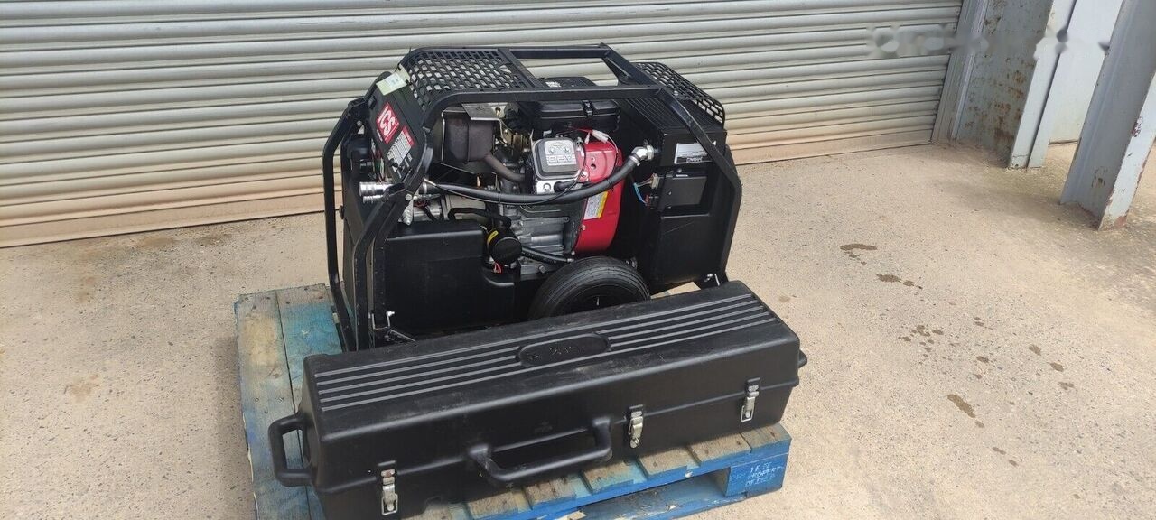 ICS HYDRAULIC POWER PACK AND DIAMOND CHAINSAW ICS 890 P95 - معدات البناء: صور 2 ICS HYDRAULIC POWER PACK AND DIAMOND CHAINSAW ICS 890 P95 - معدات البناء: صور 2