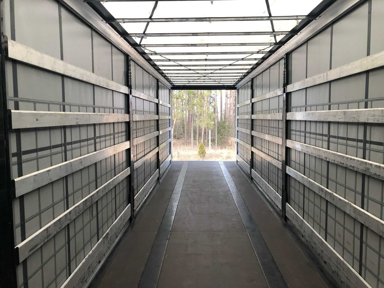 Krone 2023 rok, 93 m3,waga 6200 kg,Certyfikat XL, Multilock, z Niemiec - الخيمة نصف مقطورة: صور 4 Krone 2023 rok, 93 m3,waga 6200 kg,Certyfikat XL, Multilock, z Niemiec - الخيمة نصف مقطورة: صور 4