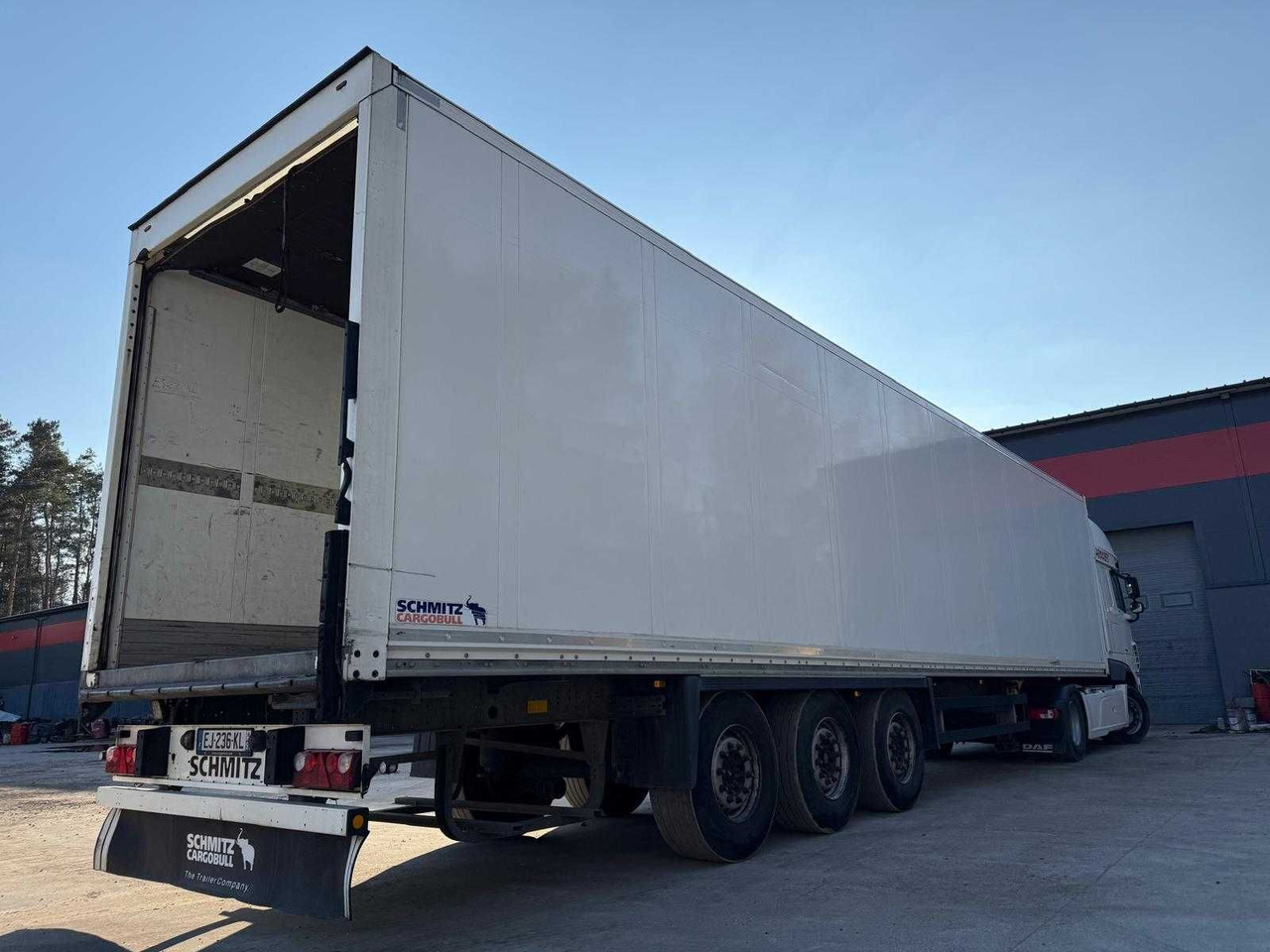 Schmitz Izoterma Kontener Box, 2017r, roleta , 481083 km , z Francji - متساوي نصف مقطورة: صور 4 Schmitz Izoterma Kontener Box, 2017r, roleta , 481083 km , z Francji - متساوي نصف مقطورة: صور 4