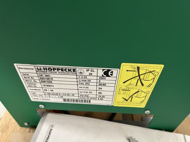 Hoppecke 8361039 | Trak Basic 24V25A sn. 53213918 Year 2009 80A Rema battery con Trak Basic 24V25A sn. 53213918 Year 2009 80A Rema battery connector - البطارية - معدات المناولة: صور 2 Hoppecke 8361039 | Trak Basic 24V25A sn. 53213918 Year 2009 80A Rema battery con Trak Basic 24V25A sn. 53213918 Year 2009 80A Rema battery connector - البطارية - معدات المناولة: صور 2