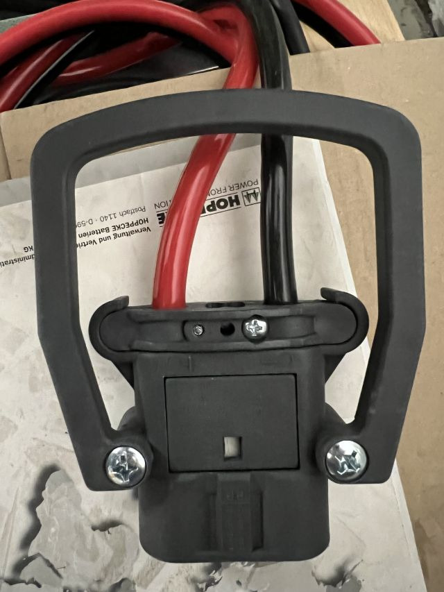 Hoppecke 8488827 | Trak Basic 24V25A sn. 53225727 Year 2011 80A Rema battery con Trak Basic 24V25A sn. 53225727 Year 2011 80A Rema battery connector - البطارية - معدات المناولة: صور 3 Hoppecke 8488827 | Trak Basic 24V25A sn. 53225727 Year 2011 80A Rema battery con Trak Basic 24V25A sn. 53225727 Year 2011 80A Rema battery connector - البطارية - معدات المناولة: صور 3