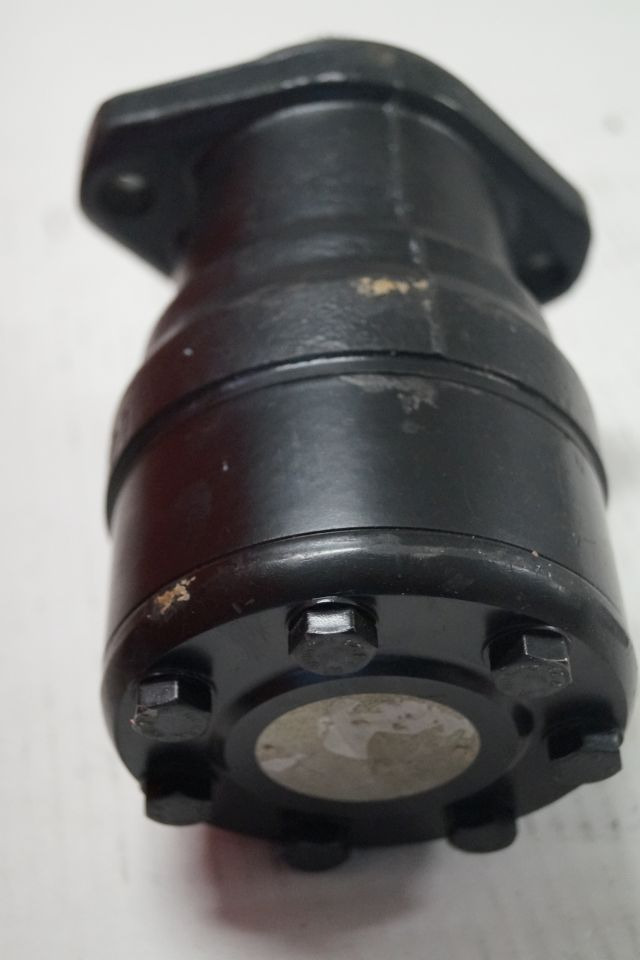 Jungheinrich 26906940 | Stuur motor Steering motor WRL reachtruck till year 2003 - محرك هيدروليكي - معدات المناولة: صور 2 Jungheinrich 26906940 | Stuur motor Steering motor WRL reachtruck till year 2003 - محرك هيدروليكي - معدات المناولة: صور 2