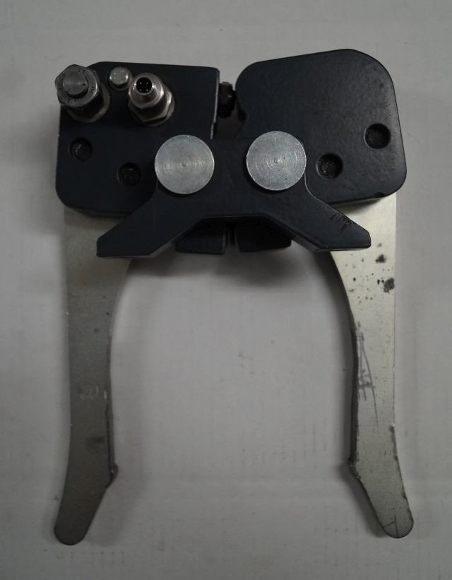 Jungheinrich 51193016 | Hydraulic Clamb from EKS308 year 2014 loading sensor 511 - علم السوائل المتحركة - معدات المناولة: صور 1 Jungheinrich 51193016 | Hydraulic Clamb from EKS308 year 2014 loading sensor 511 - علم السوائل المتحركة - معدات المناولة: صور 1