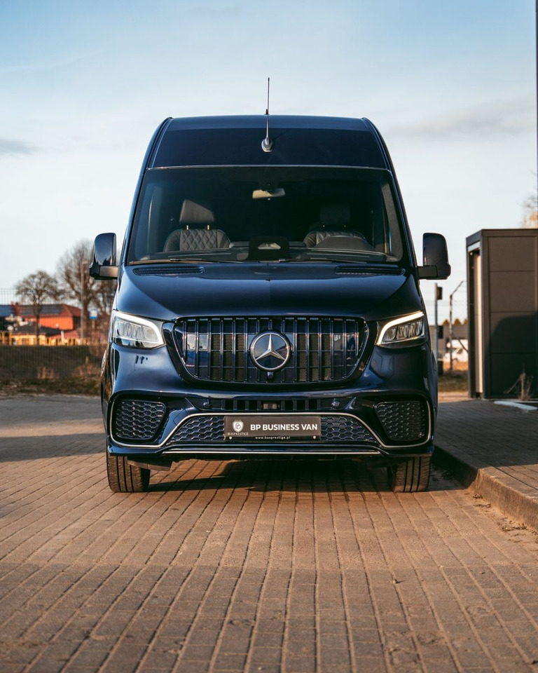 Mercedes-Benz Sprinter 319 VIP Van/ Sleeping Area/ Ski Holders - ميكروباص: صور 5 Mercedes-Benz Sprinter 319 VIP Van/ Sleeping Area/ Ski Holders - ميكروباص: صور 5