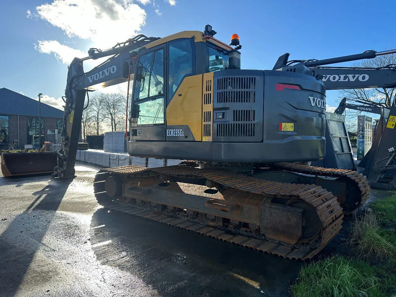 Volvo ECR 235 EL - حفارات زحافة: صور 1 Volvo ECR 235 EL - حفارات زحافة: صور 1
