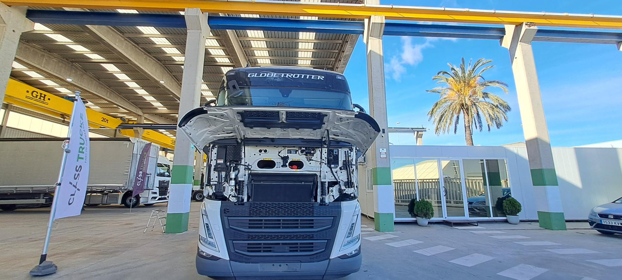 Volvo FH 460 Globetrotter XL Retarder - شاحنة جرار: صور 4 Volvo FH 460 Globetrotter XL Retarder - شاحنة جرار: صور 4