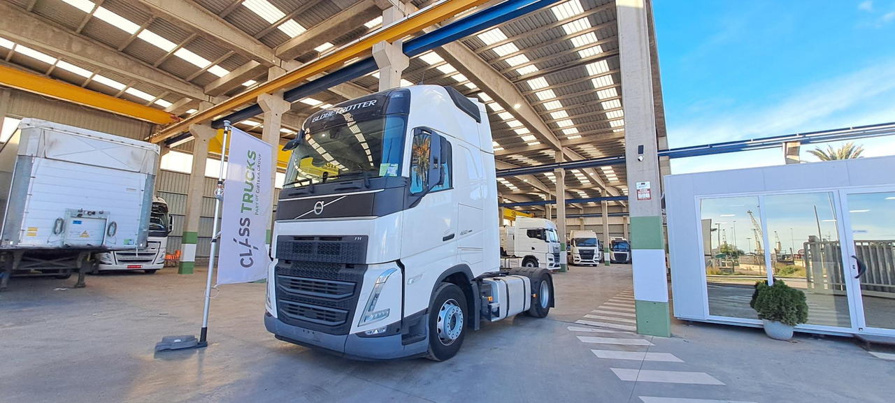 Volvo FH 460 Globetrotter XL Retarder - شاحنة جرار: صور 1 Volvo FH 460 Globetrotter XL Retarder - شاحنة جرار: صور 1