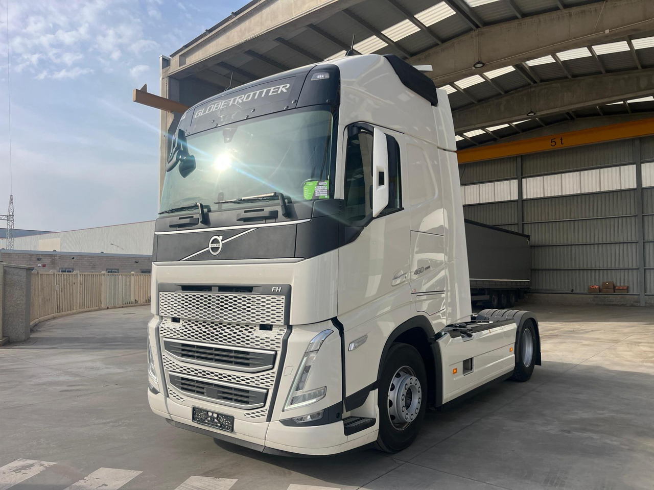 Volvo FH 460 Globetrotter XL i-Save I-ParkCool - شاحنة جرار: صور 1 Volvo FH 460 Globetrotter XL i-Save I-ParkCool - شاحنة جرار: صور 1
