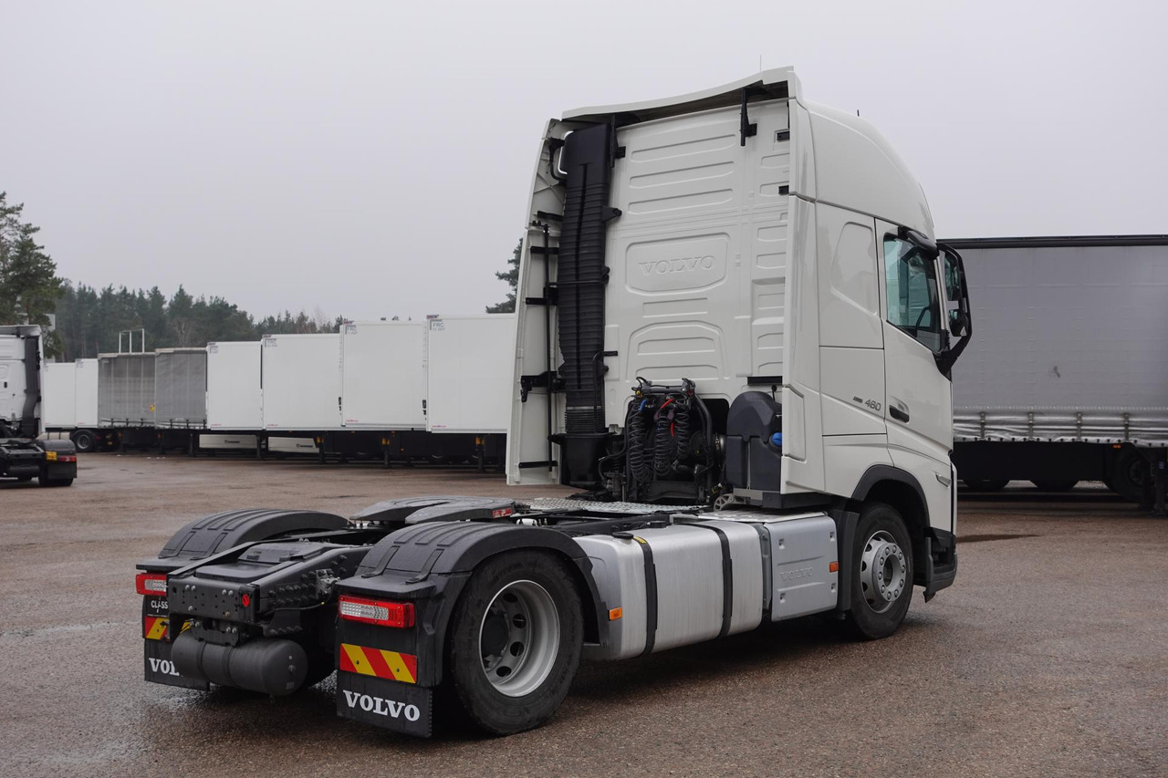 Volvo FH 460 Globetrotter XL i-Save I-ParkCool - شاحنة جرار: صور 4 Volvo FH 460 Globetrotter XL i-Save I-ParkCool - شاحنة جرار: صور 4