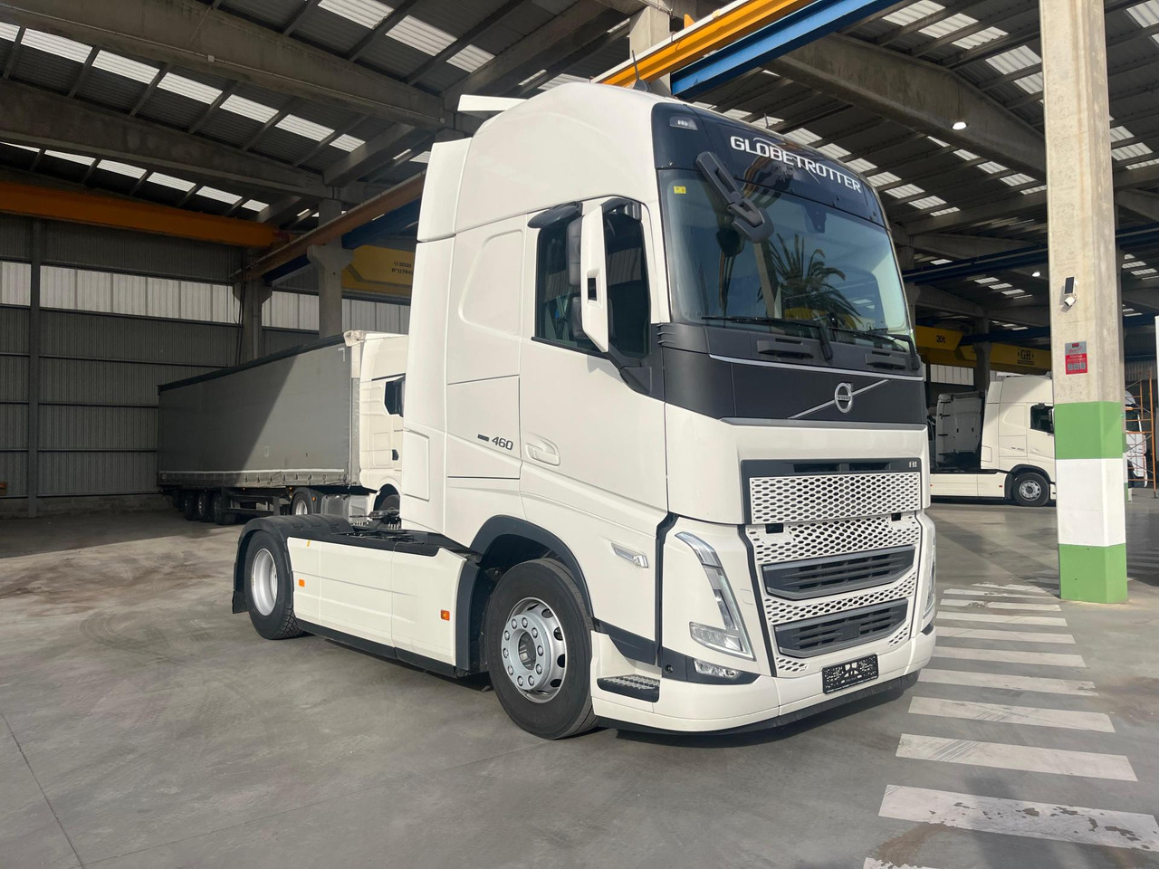 Volvo FH 460 Globetrotter XL i-Save I-ParkCool - شاحنة جرار: صور 2 Volvo FH 460 Globetrotter XL i-Save I-ParkCool - شاحنة جرار: صور 2