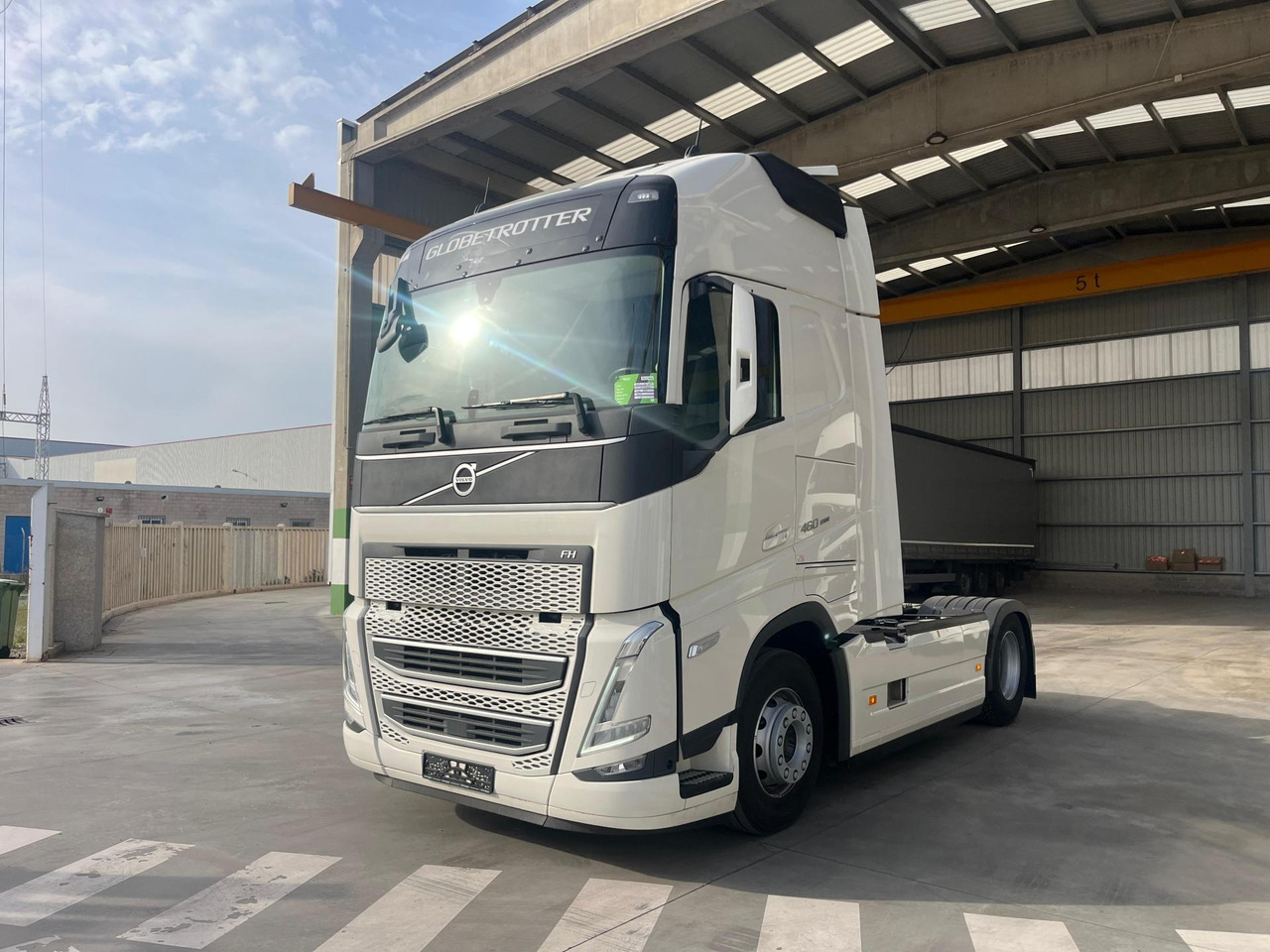 Volvo FH 460 Globetrotter XL i-Save I-ParkCool - شاحنة جرار: صور 1 Volvo FH 460 Globetrotter XL i-Save I-ParkCool - شاحنة جرار: صور 1