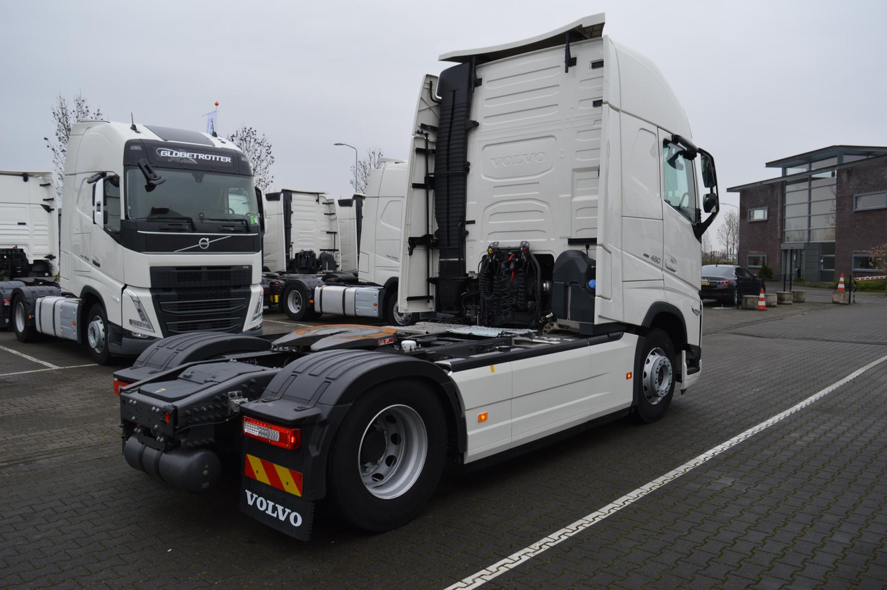 Volvo FH 460 Globetrotter XL i-Save I-ParkCool - شاحنة جرار: صور 4 Volvo FH 460 Globetrotter XL i-Save I-ParkCool - شاحنة جرار: صور 4