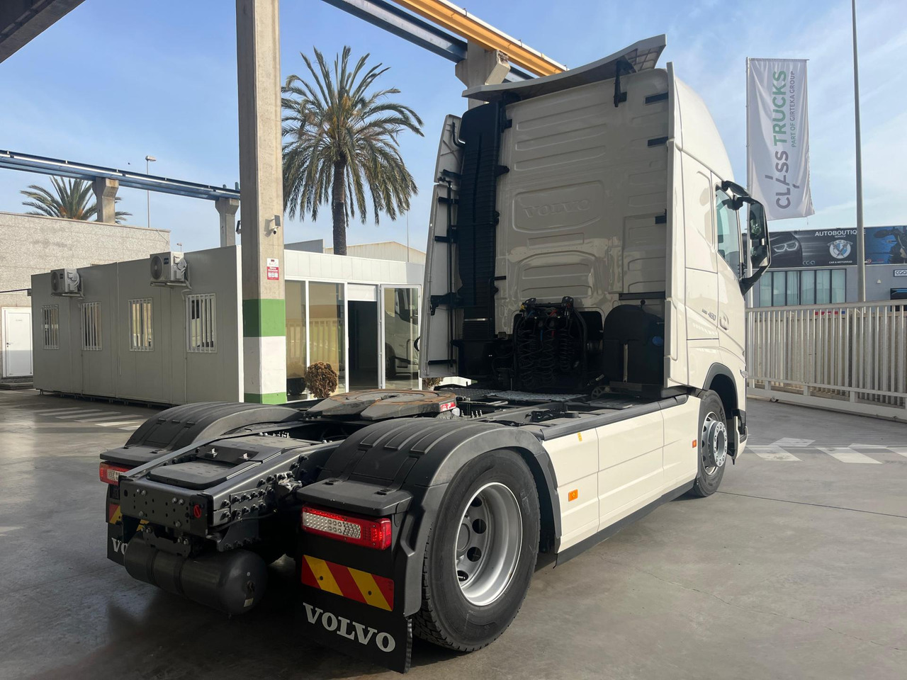 Volvo FH 460 Globetrotter XL i-Save I-ParkCool - شاحنة جرار: صور 3 Volvo FH 460 Globetrotter XL i-Save I-ParkCool - شاحنة جرار: صور 3