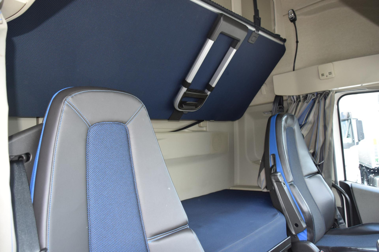 Volvo FH 500 Globetrotter XL Varios إيجار Volvo FH 500 Globetrotter XL Varios: صور 12