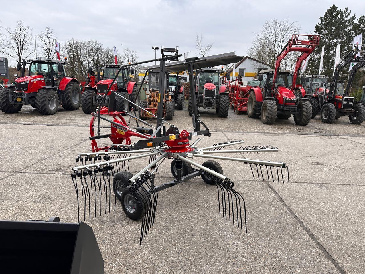 Massey Ferguson 381 DN - لمّامَة القش: صور 2 Massey Ferguson 381 DN - لمّامَة القش: صور 2