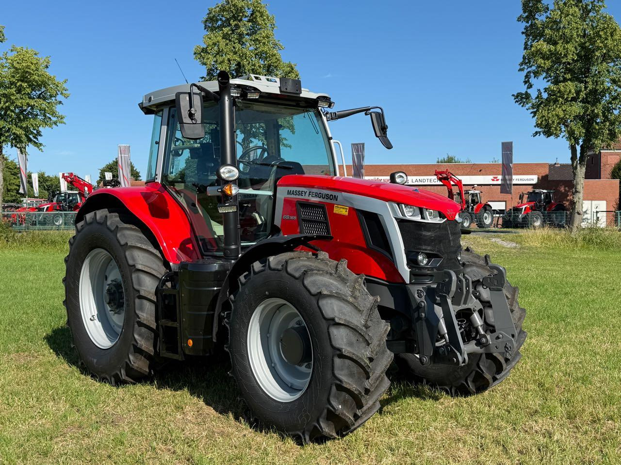 Massey Ferguson MF 6S.165 DYNA-VT - جرار: صور 2 Massey Ferguson MF 6S.165 DYNA-VT - جرار: صور 2