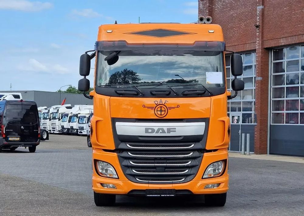 DAF XF 460 4x2 SpaceCab – Menke Livestock | 1 pokład | Euro 6 | 2016 - شاحنة نقل المواشي شاحنة: صور 3 DAF XF 460 4x2 SpaceCab – Menke Livestock | 1 pokład | Euro 6 | 2016 - شاحنة نقل المواشي شاحنة: صور 3