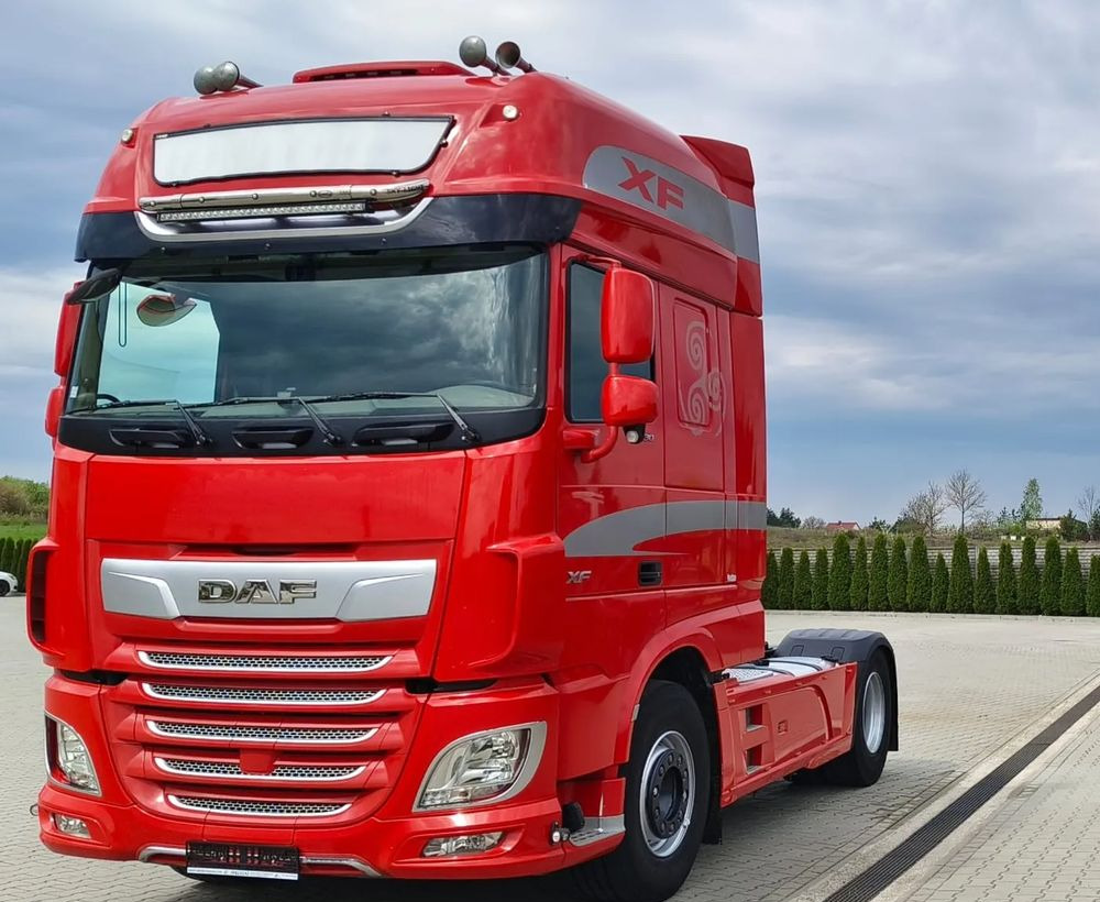 DAF XF 530 Super Space Cab | RETARDER | KLIMATYZACJA | EURO 6 | 2018 | 530 000 km - شاحنة جرار: صور 1 DAF XF 530 Super Space Cab | RETARDER | KLIMATYZACJA | EURO 6 | 2018 | 530 000 km - شاحنة جرار: صور 1