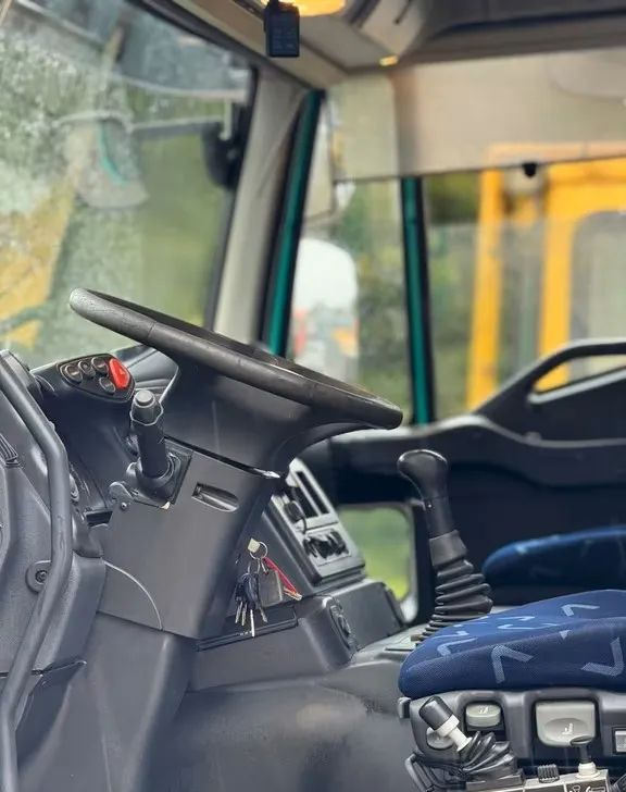 Iveco TRAKKER 450 6x4 WYWROTKA MELLER | EURO 5 | MANUAL | KLIMA | RETARDER | PRZEBIEG 364 000km ! - قلابات: صور 5 Iveco TRAKKER 450 6x4 WYWROTKA MELLER | EURO 5 | MANUAL | KLIMA | RETARDER | PRZEBIEG 364 000km ! - قلابات: صور 5