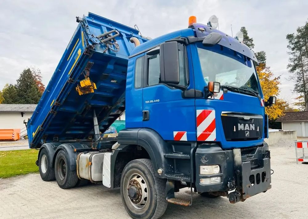 MAN TGS 26.440 6x6 Hydrodrive – Meiller 3-stronny wywrotka / Manual / Retarder / Tempomat / Euro 5 - قلابات: صور 4 MAN TGS 26.440 6x6 Hydrodrive – Meiller 3-stronny wywrotka / Manual / Retarder / Tempomat / Euro 5 - قلابات: صور 4