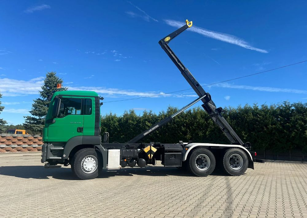 MAN TGS 26.440 | Hakowiec Meiller| 6x4 | 440 KM | przód resor, tył pneumatyczne |Belka ostrzegawcza (koguty) - شاحنة ذات الخطاف: صور 2 MAN TGS 26.440 | Hakowiec Meiller| 6x4 | 440 KM | przód resor, tył pneumatyczne |Belka ostrzegawcza (koguty) - شاحنة ذات الخطاف: صور 2