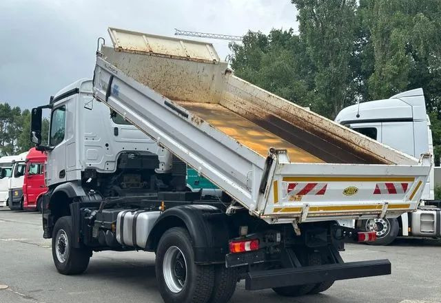 Mercedes-Benz Arocs 2040 4x4 – Meiller | Euro 6c | płyta czołowa do montażu pługu, osprzętu zimowego lub komunalnego | Automat | Resory stalowe (Blatt-Blatt) - قلابات: صور 5 Mercedes-Benz Arocs 2040 4x4 – Meiller | Euro 6c | płyta czołowa do montażu pługu, osprzętu zimowego lub komunalnego | Automat | Resory stalowe (Blatt-Blatt) - قلابات: صور 5