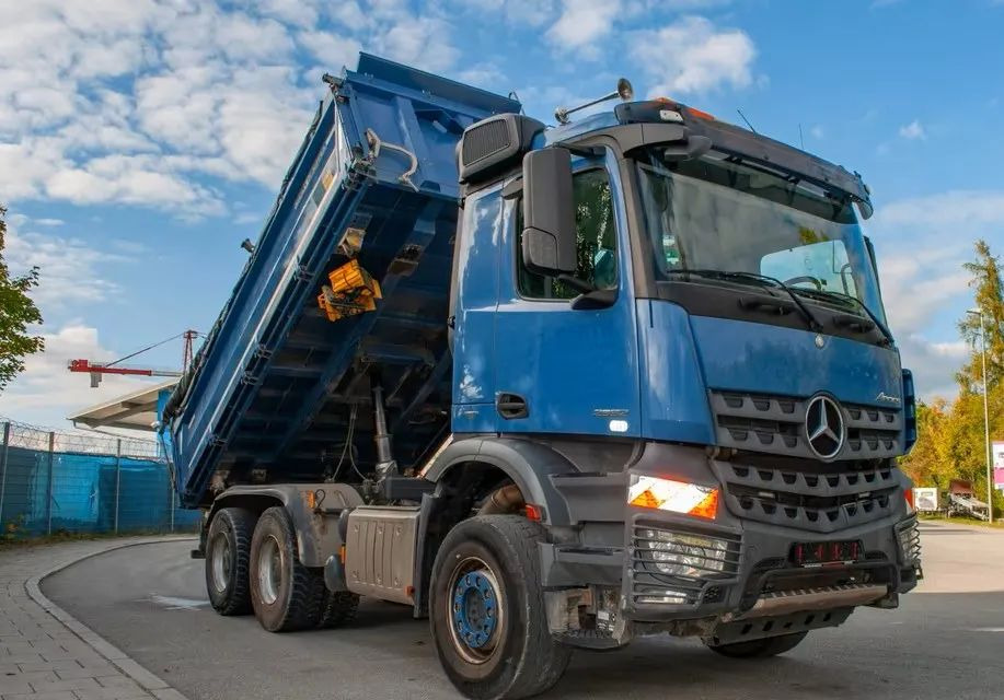 Mercedes-Benz Arocs 2652 6x4 – Wywrotka trójstronna Meiller z Bordmatik (Euro 6) - قلابات: صور 2 Mercedes-Benz Arocs 2652 6x4 – Wywrotka trójstronna Meiller z Bordmatik (Euro 6) - قلابات: صور 2