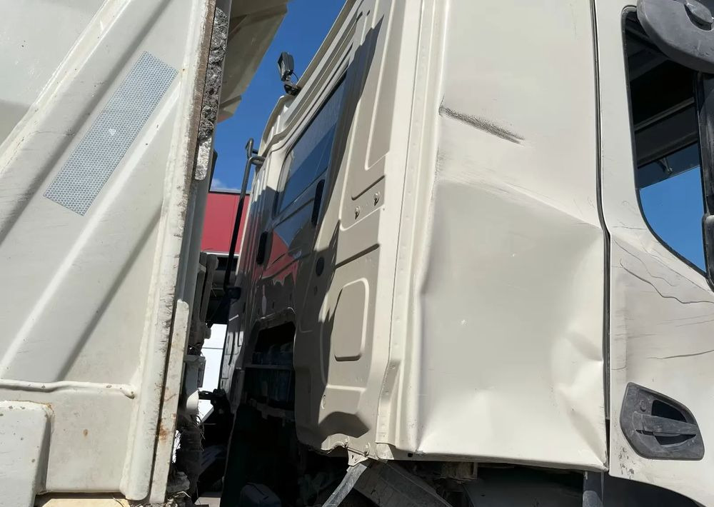 Mercedes-Benz Arocs 3246 / 8x4 / Trójstronna Wywrotka / Bordmatic / Euro 6 / Uszkodzony - قلابات: صور 4 Mercedes-Benz Arocs 3246 / 8x4 / Trójstronna Wywrotka / Bordmatic / Euro 6 / Uszkodzony - قلابات: صور 4