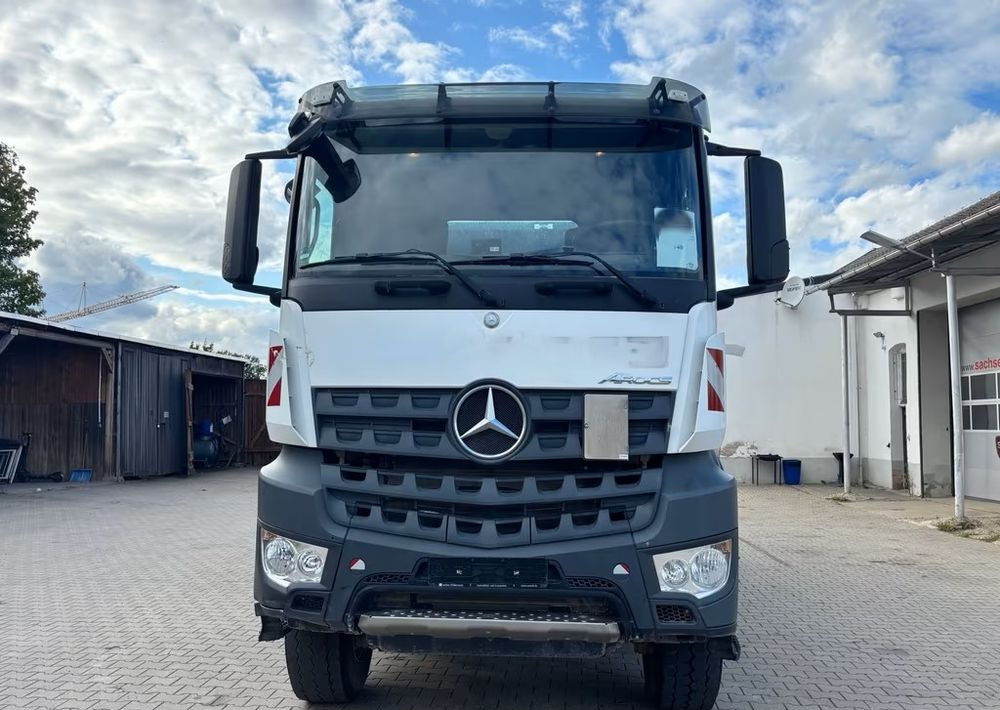 Mercedes-Benz Arocs 4145 AK 8x6 | Wywrotka trójstronna Schmitz Mulde | Klima | Kamera | - قلابات: صور 5 Mercedes-Benz Arocs 4145 AK 8x6 | Wywrotka trójstronna Schmitz Mulde | Klima | Kamera | - قلابات: صور 5