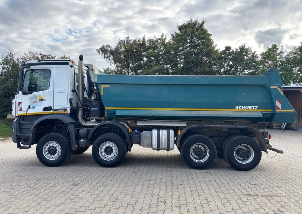 Mercedes-Benz Arocs 4145 AK 8x6 | Wywrotka trójstronna Schmitz Mulde | Klima | Kamera | - قلابات: صور 4 Mercedes-Benz Arocs 4145 AK 8x6 | Wywrotka trójstronna Schmitz Mulde | Klima | Kamera | - قلابات: صور 4