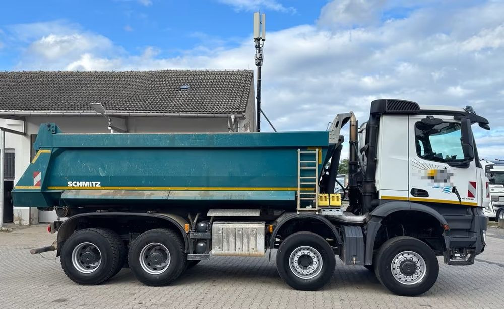 Mercedes-Benz Arocs 4145 AK 8x6 | Wywrotka trójstronna Schmitz Mulde | Klima | Kamera | - قلابات: صور 3 Mercedes-Benz Arocs 4145 AK 8x6 | Wywrotka trójstronna Schmitz Mulde | Klima | Kamera | - قلابات: صور 3