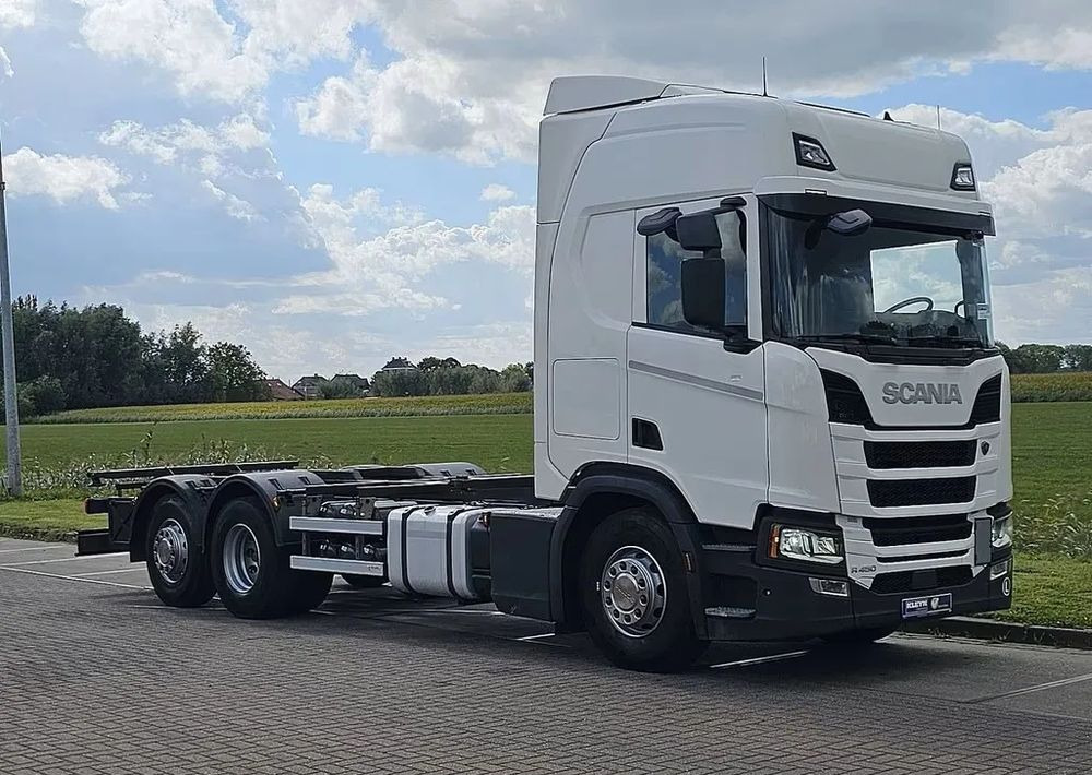 Scania R450 6x2 – / Pojazd do zabudów wymiennych / Automat / Euro 6/ liftowa trzecia oś, zawieszenie pneumatyczne + resory - الشاسيه شاحنة: صور 1 Scania R450 6x2 – / Pojazd do zabudów wymiennych / Automat / Euro 6/ liftowa trzecia oś, zawieszenie pneumatyczne + resory - الشاسيه شاحنة: صور 1