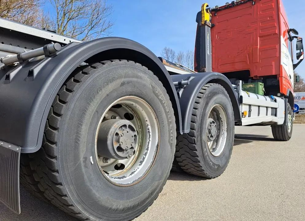 Volvo FH 64 R510 High-Line • 6x4 • Klimatyzacja postojowa • Hakowiec• Euro6 • zawieszenie pneumatyczne - شاحنة ذات الخطاف: صور 5 Volvo FH 64 R510 High-Line • 6x4 • Klimatyzacja postojowa • Hakowiec• Euro6 • zawieszenie pneumatyczne - شاحنة ذات الخطاف: صور 5