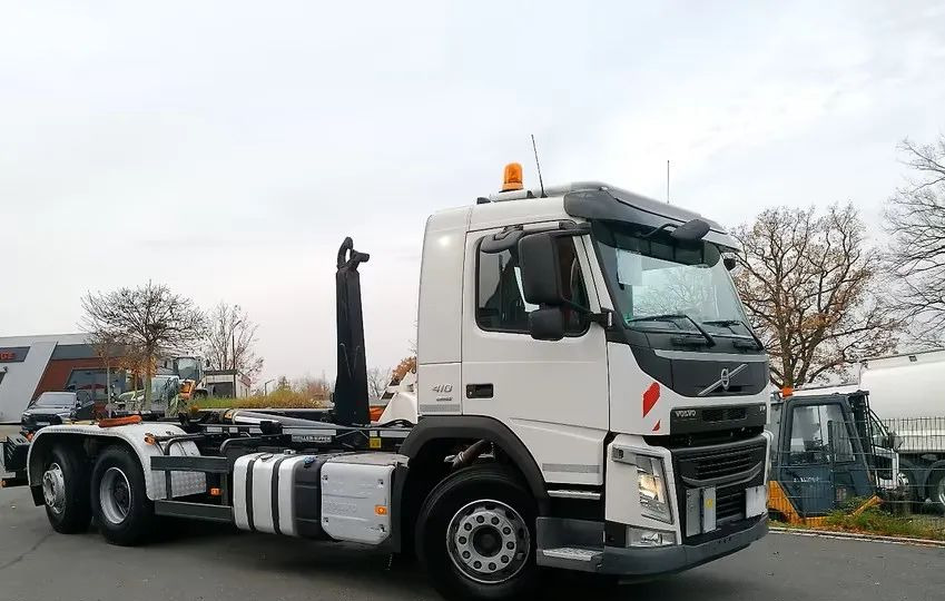 Volvo FM 410 • 6x2 • Meiller z systemem HDS (roll-off) • Euro 6 • Przebieg 251235 km • - شاحنة ذات الخطاف: صور 1 Volvo FM 410 • 6x2 • Meiller z systemem HDS (roll-off) • Euro 6 • Przebieg 251235 km • - شاحنة ذات الخطاف: صور 1