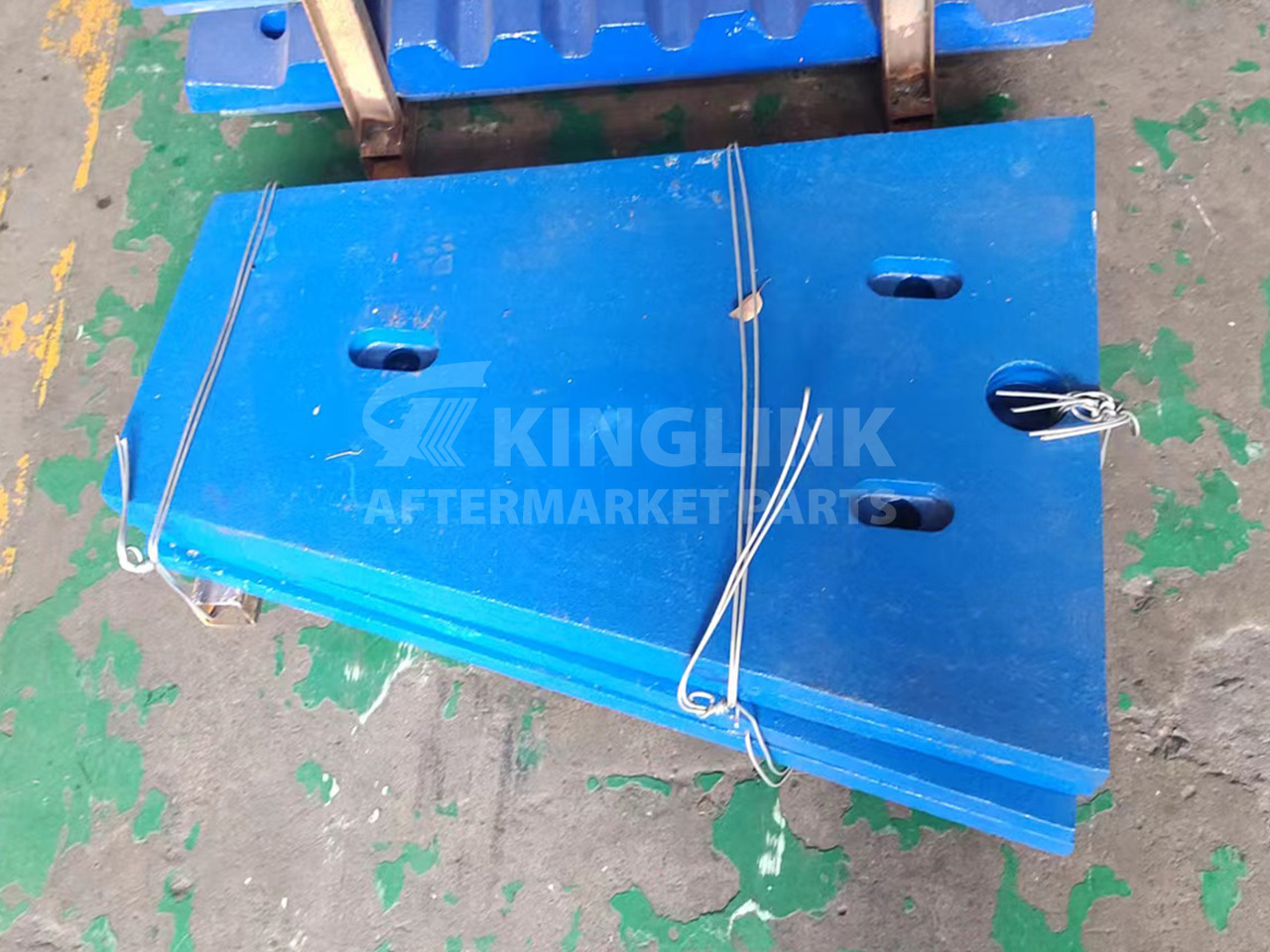 KINGLINK C Series High Manganese Steel Cheek Plate Lower 949648705000 of Jaw Crusher Spare Parts - قطع الغيار - آلات البناء: صور 3 KINGLINK C Series High Manganese Steel Cheek Plate Lower 949648705000 of Jaw Crusher Spare Parts - قطع الغيار - آلات البناء: صور 3