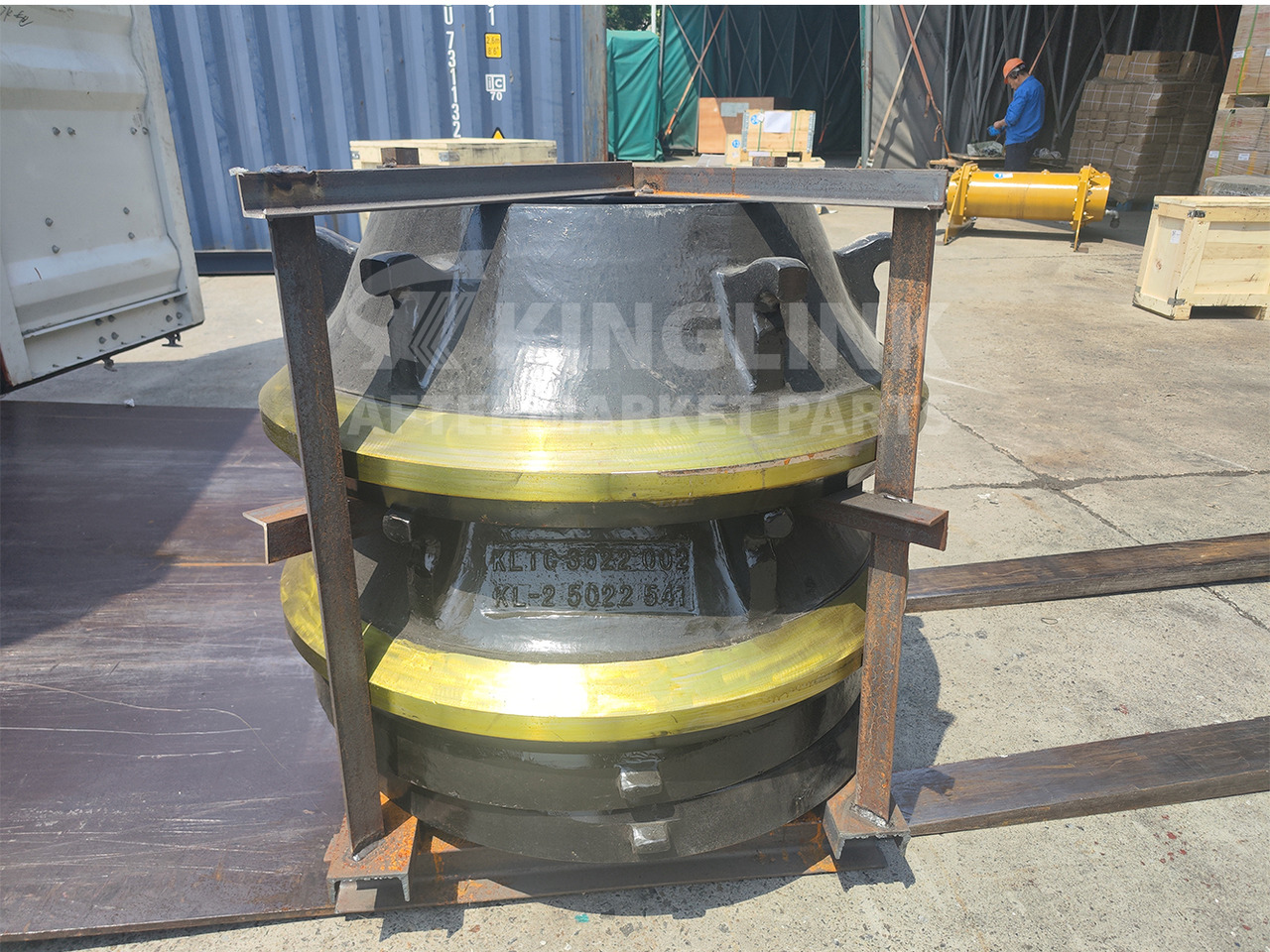 KINGLINK High Manganese Steel Mantle 17000200 and Bowl Liner 17000201 for Tc36 Cone Crusher - قطع الغيار - آلات البناء: صور 2 KINGLINK High Manganese Steel Mantle 17000200 and Bowl Liner 17000201 for Tc36 Cone Crusher - قطع الغيار - آلات البناء: صور 2