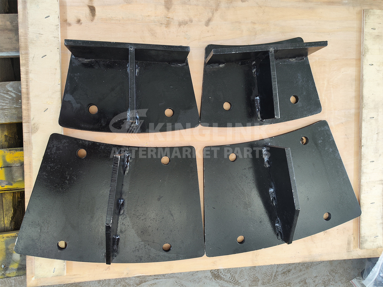 KINGLINK Wear Parts Lining 17022148 for TV85 Vertical Impact Crusher - قطع الغيار - آلات البناء: صور 1 KINGLINK Wear Parts Lining 17022148 for TV85 Vertical Impact Crusher - قطع الغيار - آلات البناء: صور 1