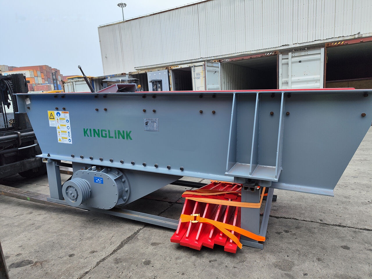 Kinglink Heavy-Duty Vibrating Grizzly Feeder ZSW380x96 - ماكينات التعدين: صور 4 Kinglink Heavy-Duty Vibrating Grizzly Feeder ZSW380x96 - ماكينات التعدين: صور 4