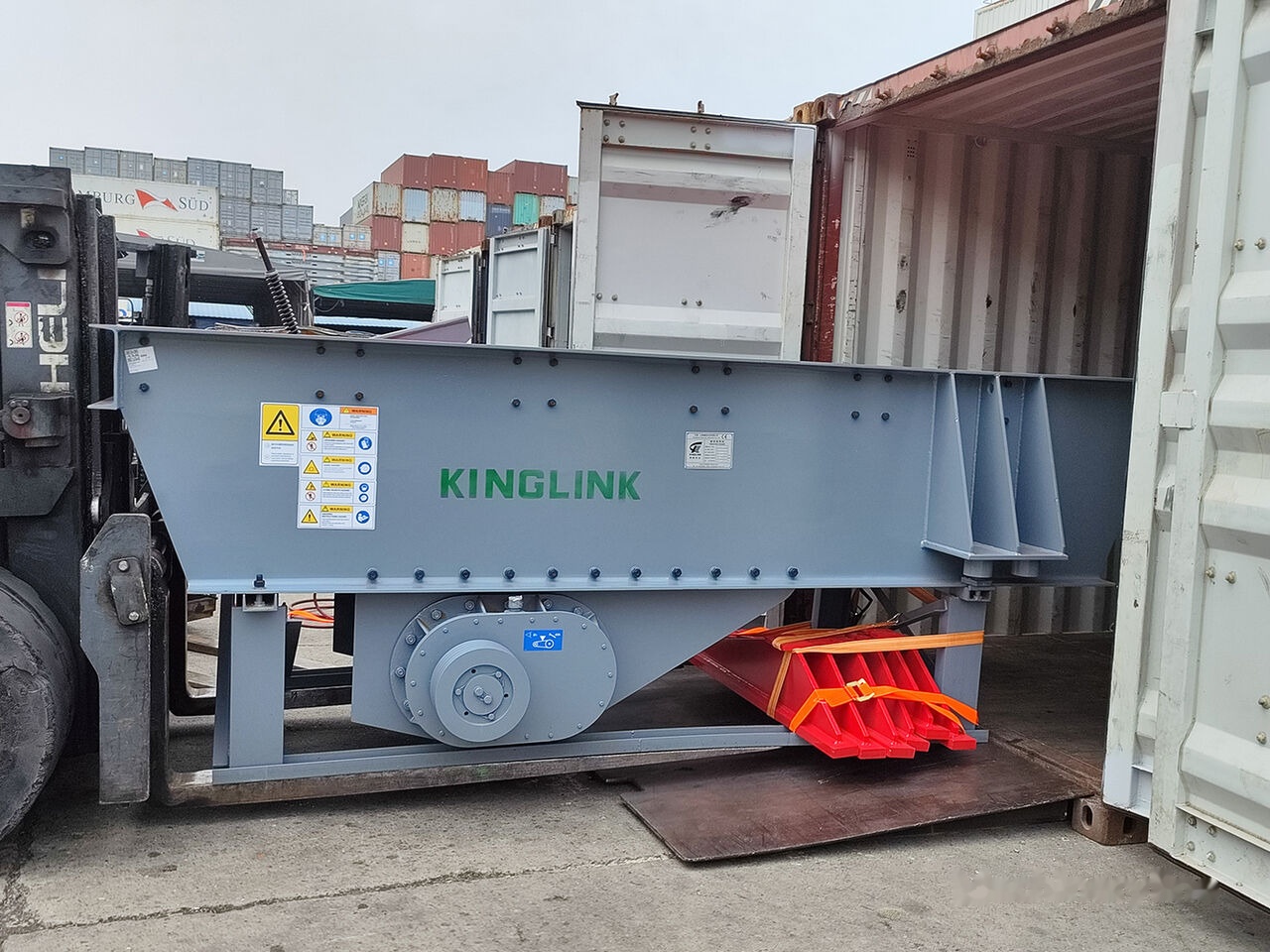 Kinglink Heavy-Duty Vibrating Grizzly Feeder ZSW380x96 - ماكينات التعدين: صور 1 Kinglink Heavy-Duty Vibrating Grizzly Feeder ZSW380x96 - ماكينات التعدين: صور 1