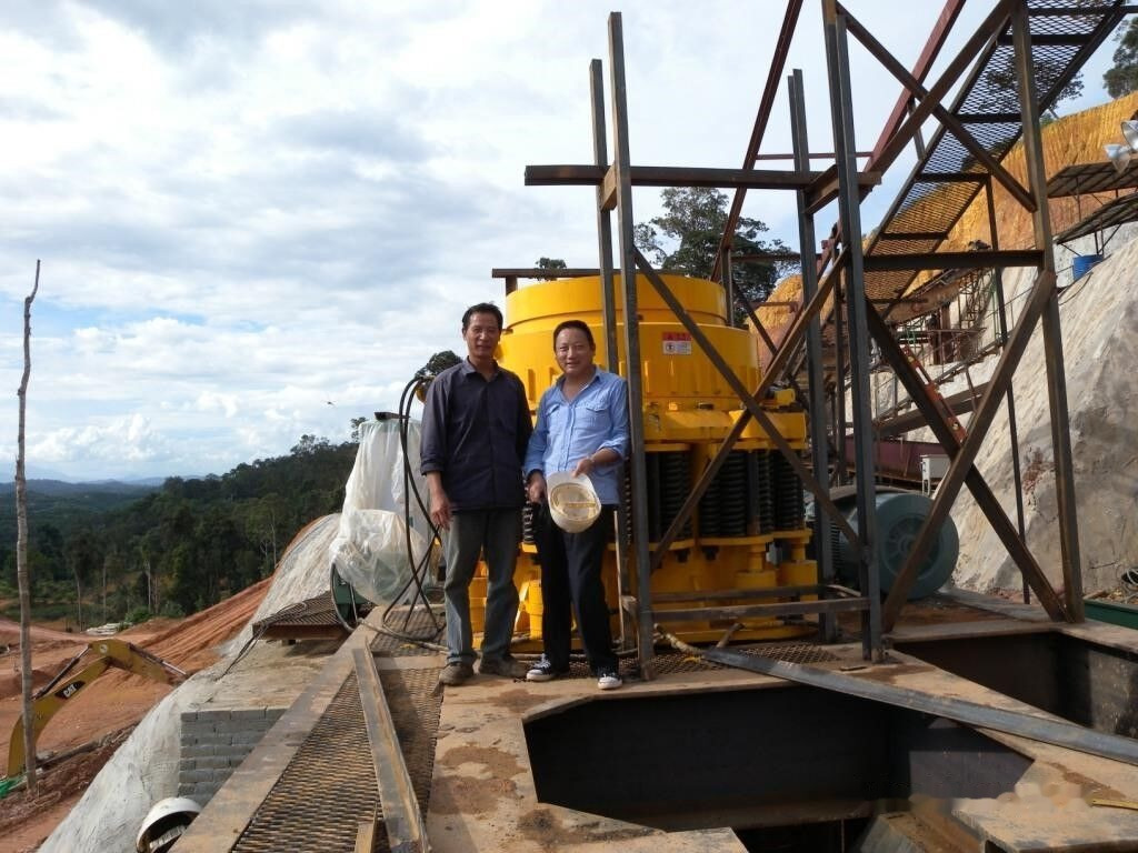 Kinglink Hematite Iron Ore Cone Crusher KLC1300 - كسارة مخرو: صور 2 Kinglink Hematite Iron Ore Cone Crusher KLC1300 - كسارة مخرو: صور 2