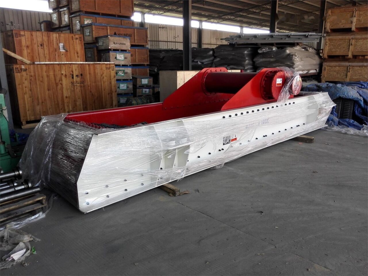 Kinglink ZSW600X130 OEM manufacturing Gator type Vibrating Grizzly Feeder - غربال: صور 1 Kinglink ZSW600X130 OEM manufacturing Gator type Vibrating Grizzly Feeder - غربال: صور 1