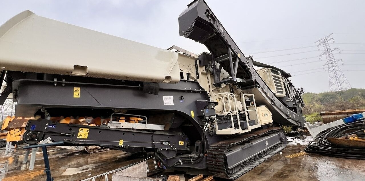 Metso NEW Lokotrack LT1213S mobile horizontal impact crusher - كسارة متحركه: صور 3 Metso NEW Lokotrack LT1213S mobile horizontal impact crusher - كسارة متحركه: صور 3