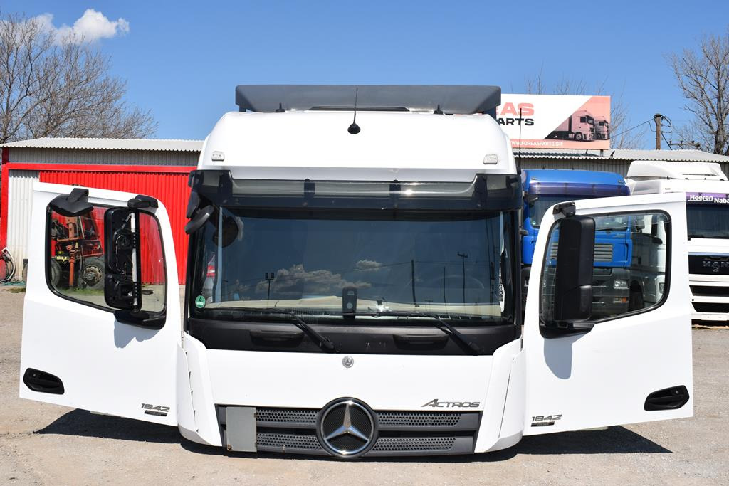 MERCEDES-BENZ ACTROS MP 4 (BIG SPACE) - الكبائن - شاحنة: صور 3 MERCEDES-BENZ ACTROS MP 4 (BIG SPACE) - الكبائن - شاحنة: صور 3