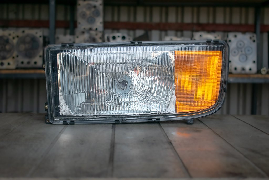 MERCEDES-BENZ ACTROS MP I HEADLIGHT - DRIVER - كشافات - شاحنة: صور 1 MERCEDES-BENZ ACTROS MP I HEADLIGHT - DRIVER - كشافات - شاحنة: صور 1
